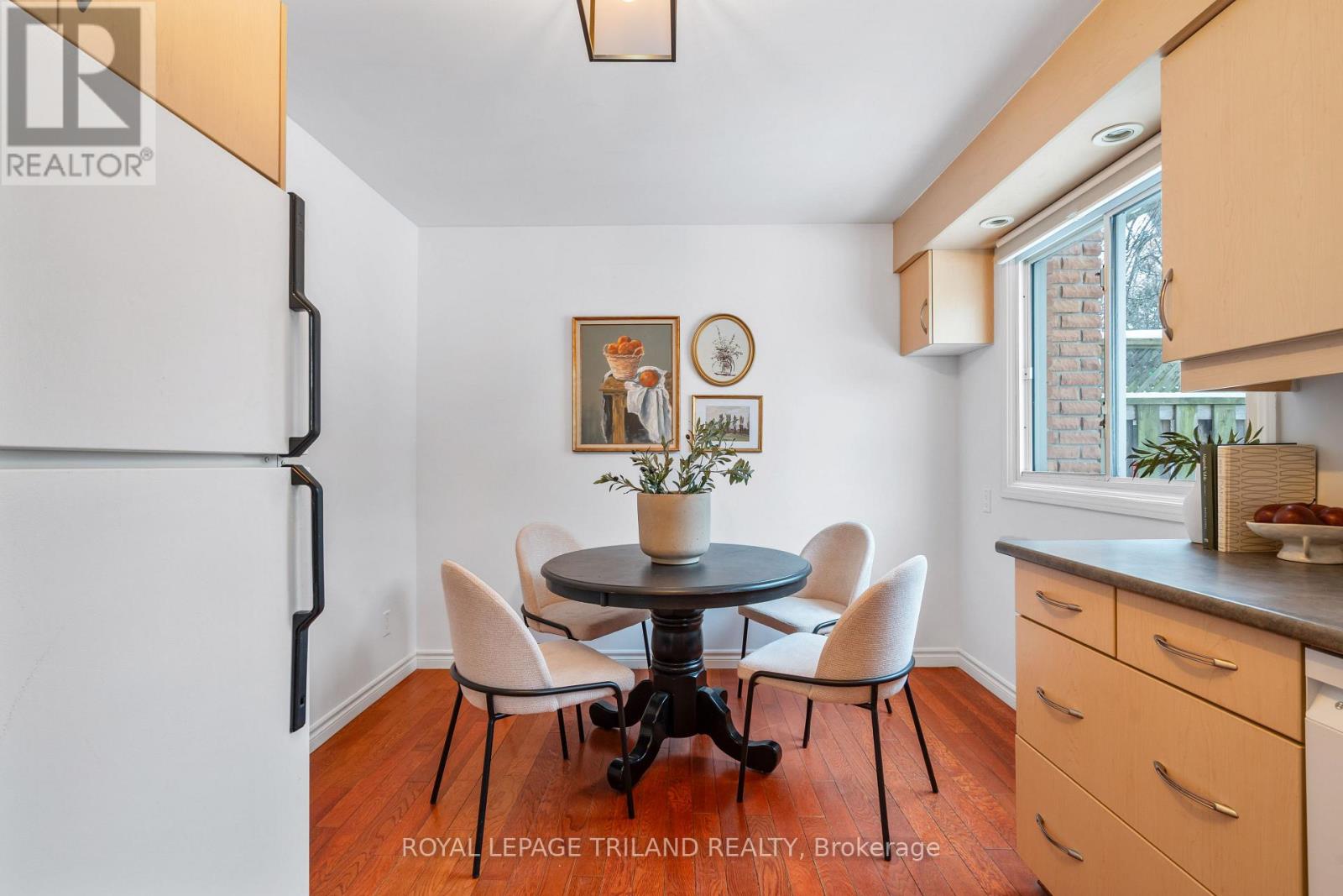 241 Homestead Crescent, London North, Ontario  N6G 2E7 - Photo 12 - X12604132