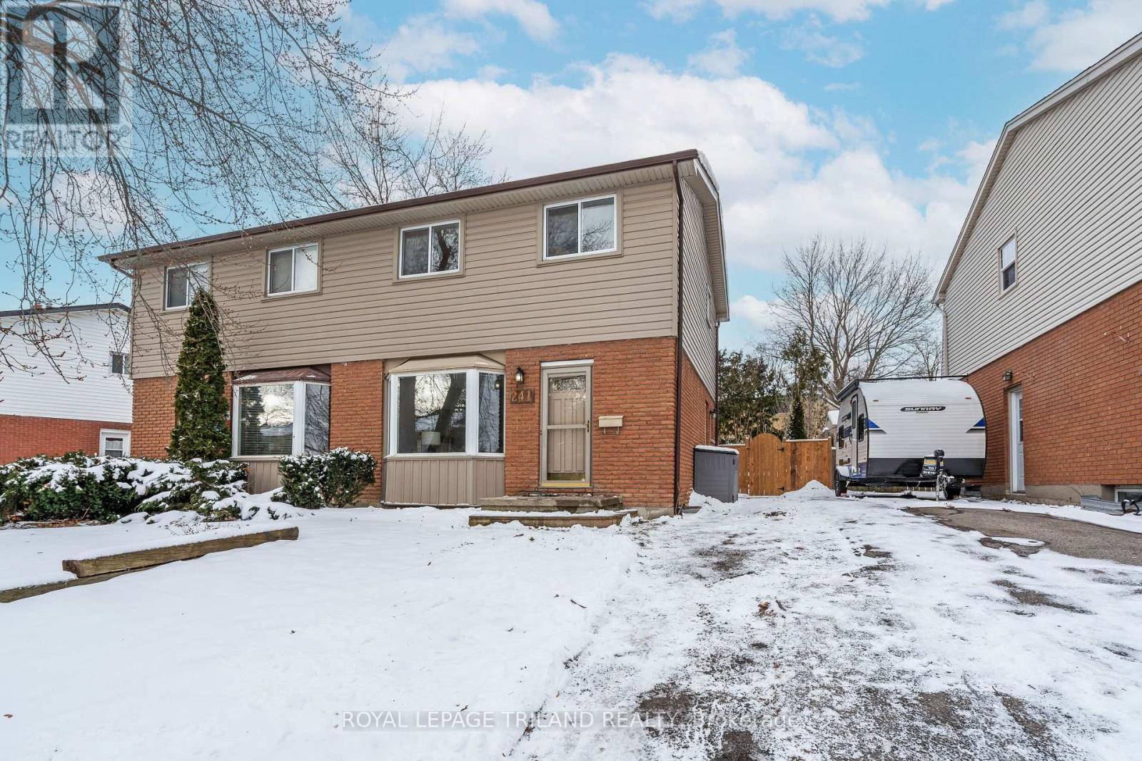 241 Homestead Crescent, London North, Ontario  N6G 2E7 - Photo 2 - X12604132