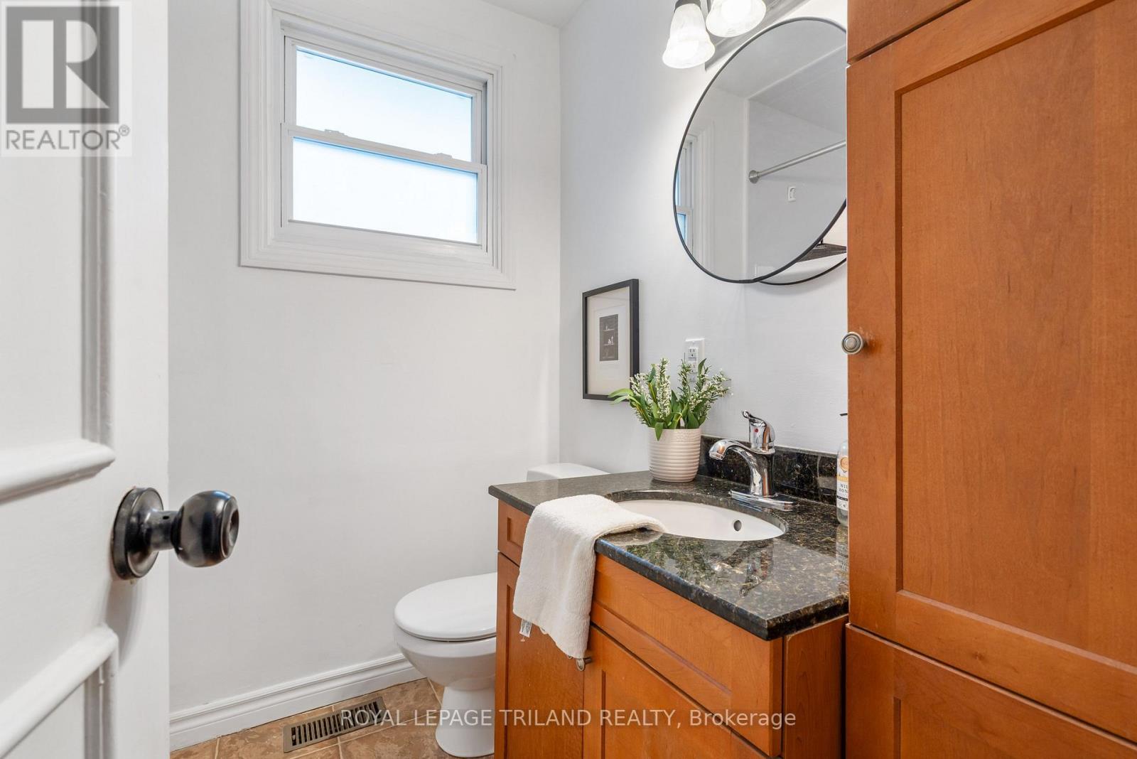 241 Homestead Crescent, London North, Ontario  N6G 2E7 - Photo 23 - X12604132