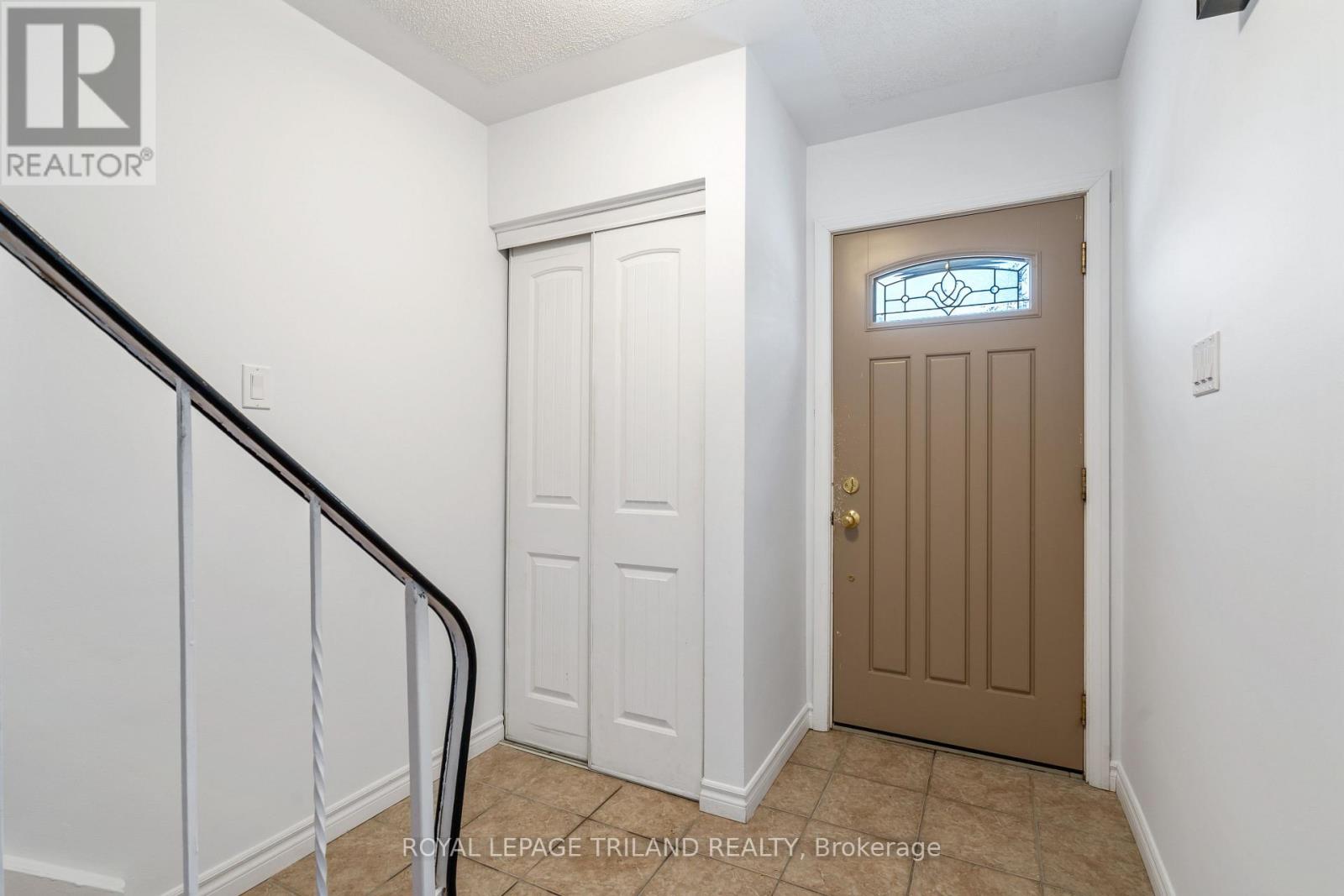 241 Homestead Crescent, London North, Ontario  N6G 2E7 - Photo 3 - X12604132