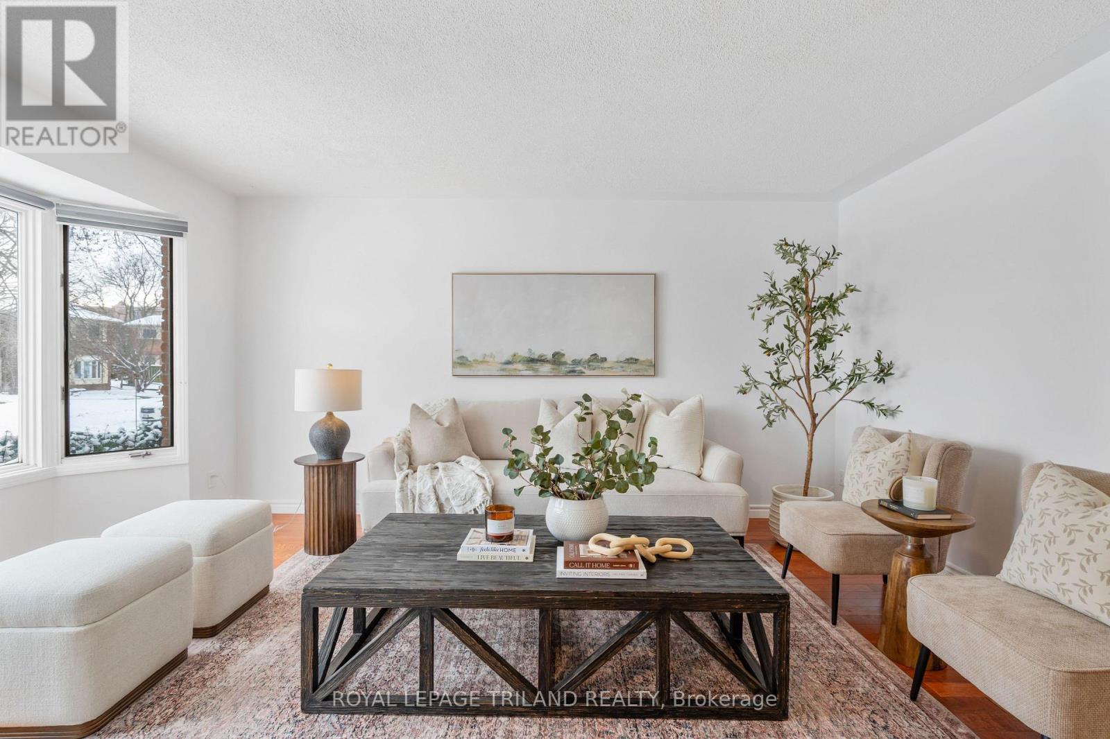 241 Homestead Crescent, London North, Ontario  N6G 2E7 - Photo 4 - X12604132