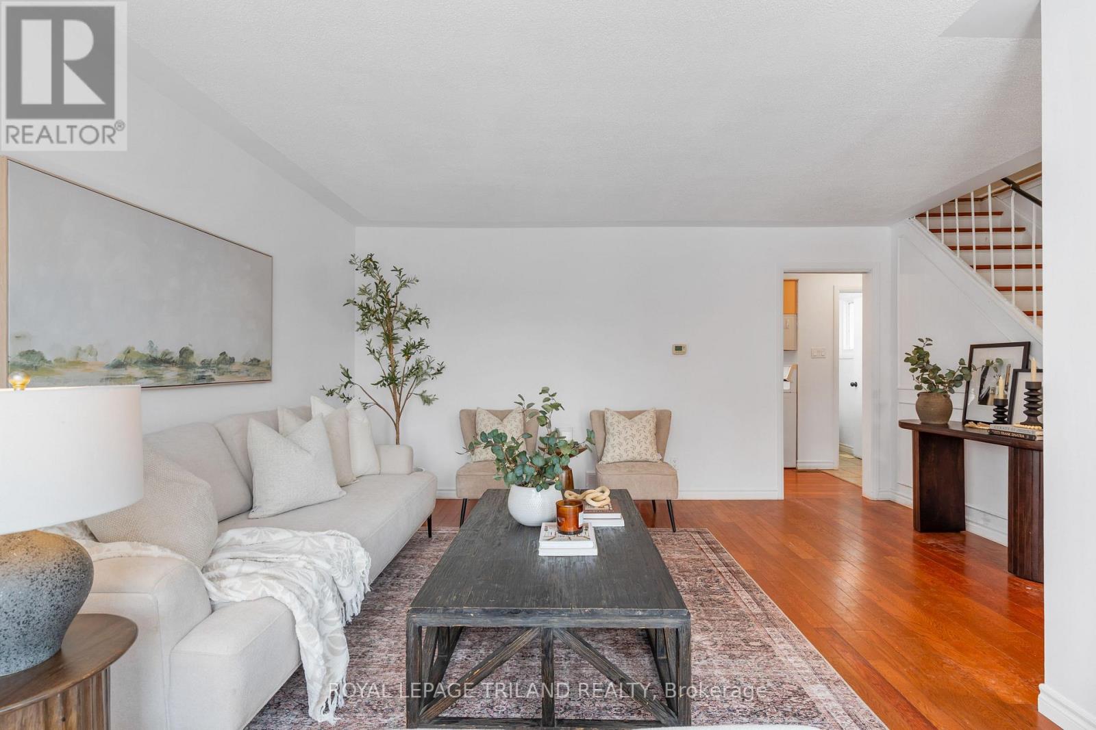 241 Homestead Crescent, London North, Ontario  N6G 2E7 - Photo 6 - X12604132