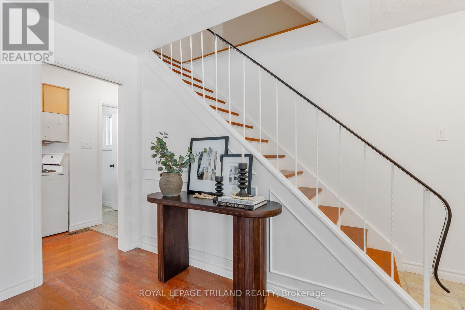 241 Homestead Crescent, London North, Ontario  N6G 2E7 - Photo 8 - X12604132