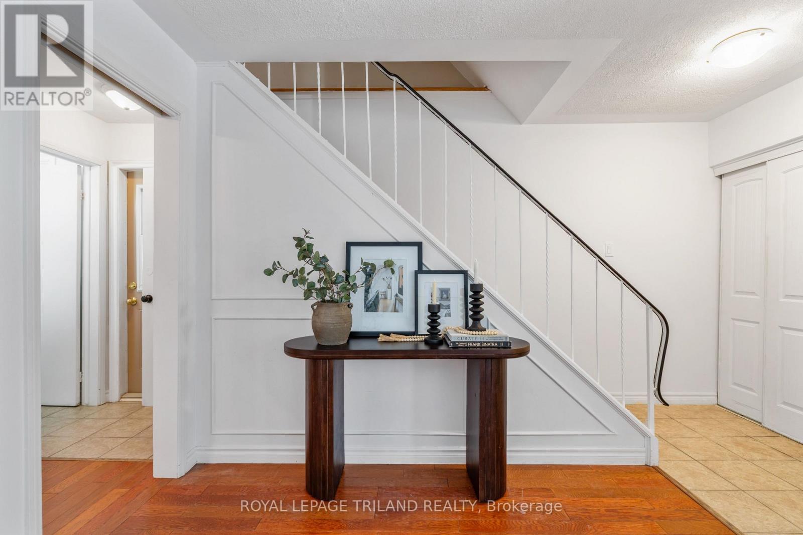 241 Homestead Crescent, London North, Ontario  N6G 2E7 - Photo 9 - X12604132