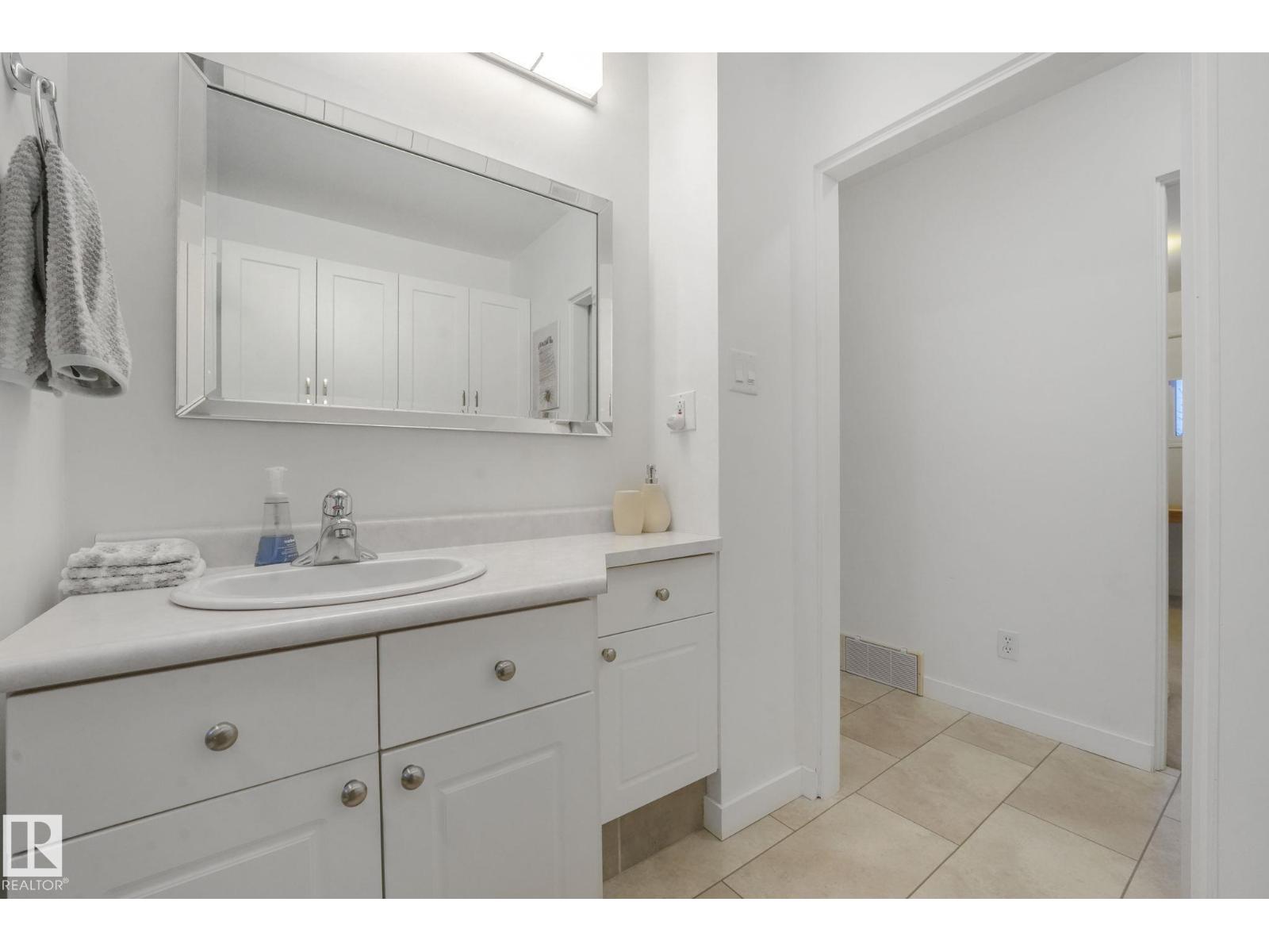 12503 137 Av Nw, Edmonton, Alberta  T5L 4C2 - Photo 18 - E4467486