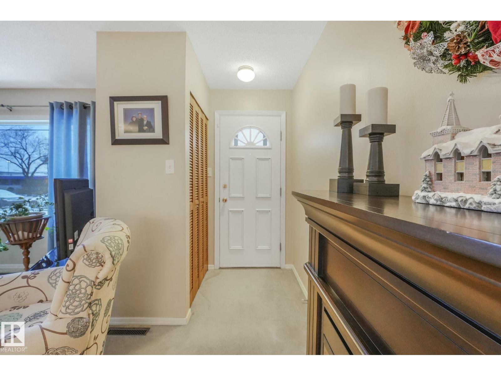 12503 137 Av Nw, Edmonton, Alberta  T5L 4C2 - Photo 4 - E4467486