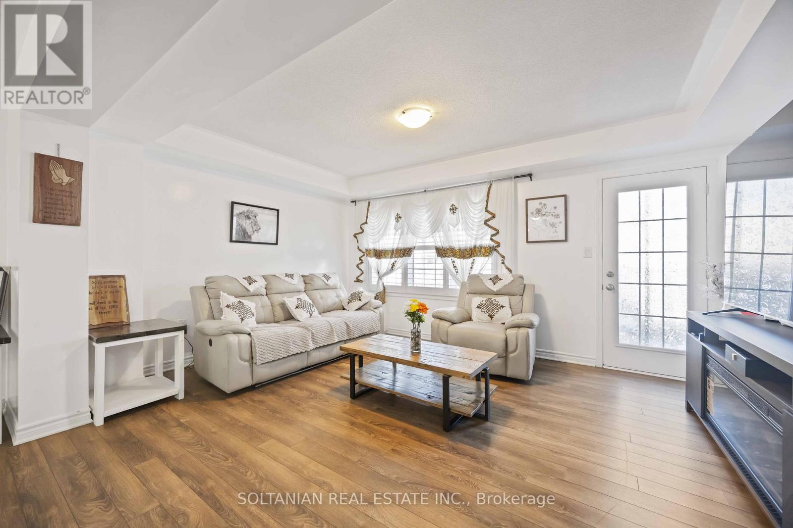 1103 Silk Street, Pickering, Ontario  L1X 0E8 - Photo 3 - E12601780