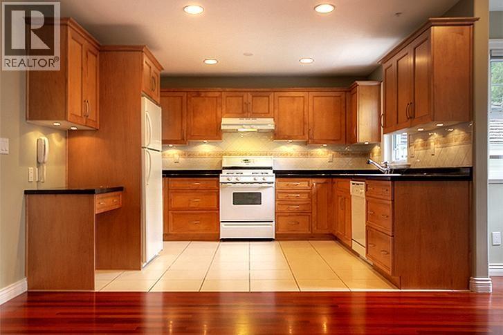 5688 Trafalger Street, Vancouver, British Columbia  V6N 1C3 - Photo 12 - R3072398