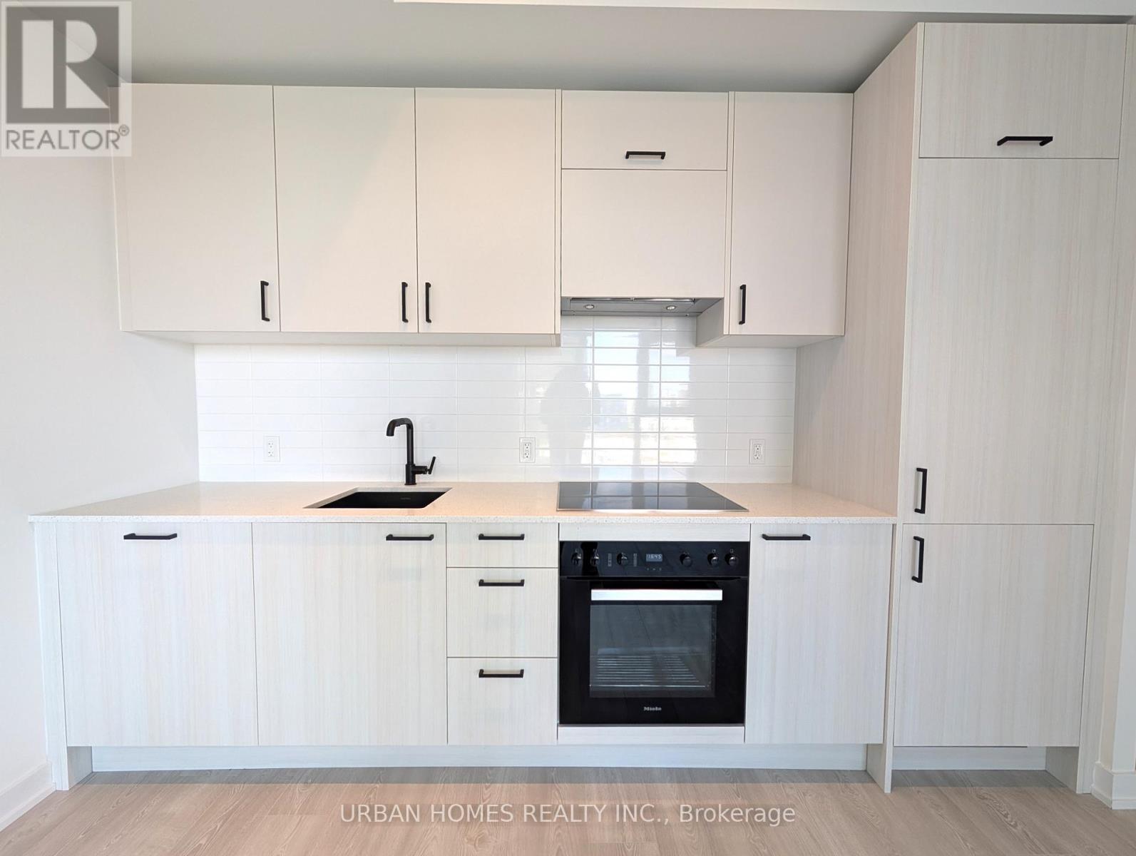 1120 - 1 Quarrington Lane, Toronto, Ontario  M3C 0S4 - Photo 2 - C12604258