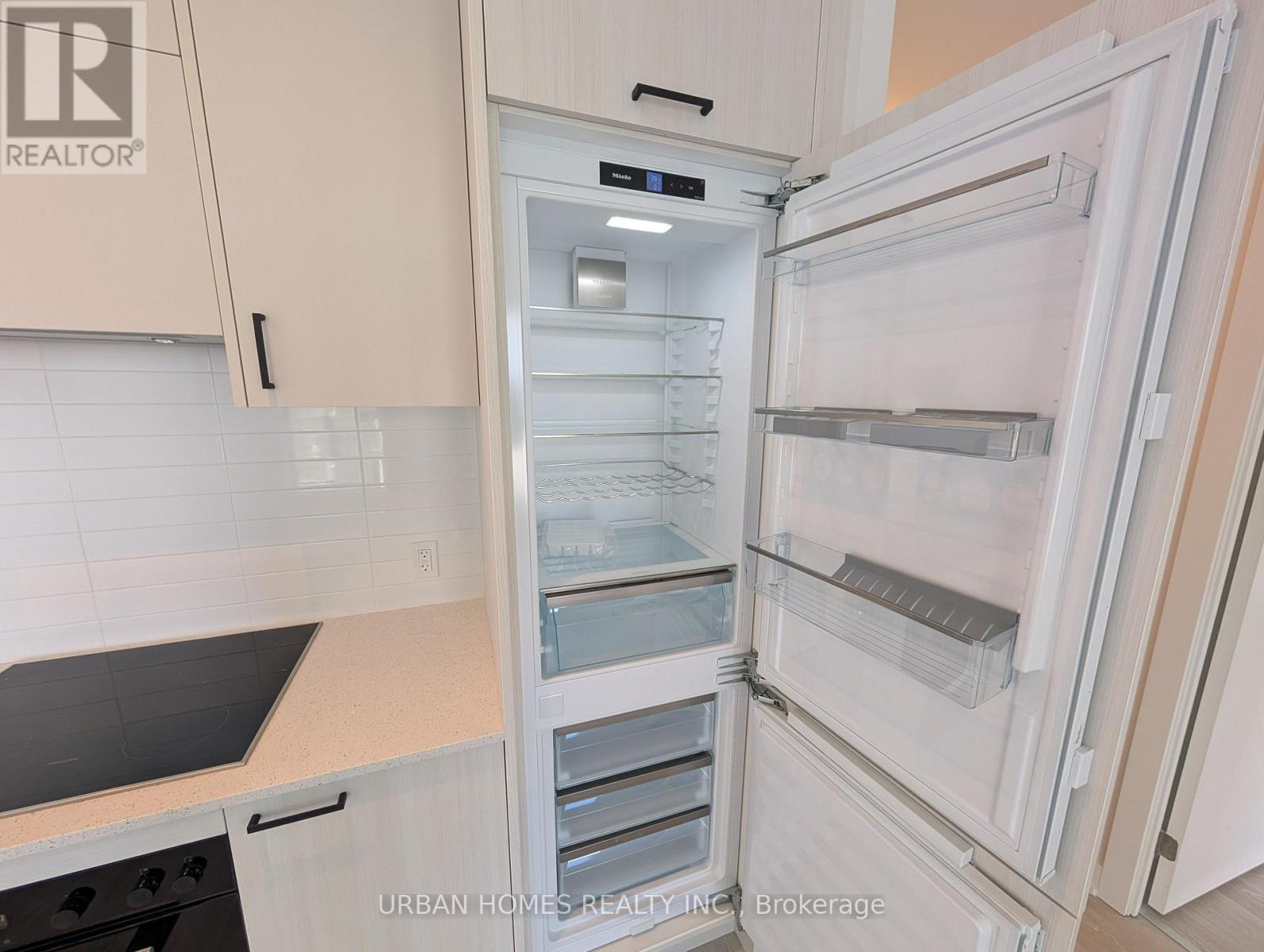 1120 - 1 Quarrington Lane, Toronto, Ontario  M3C 0S4 - Photo 5 - C12604258