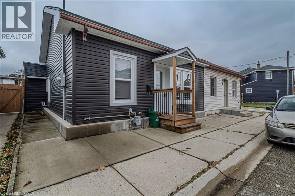 5 Halls Avenue, Brantford, Ontario  N3T 3X2 - Photo 2 - 40788515