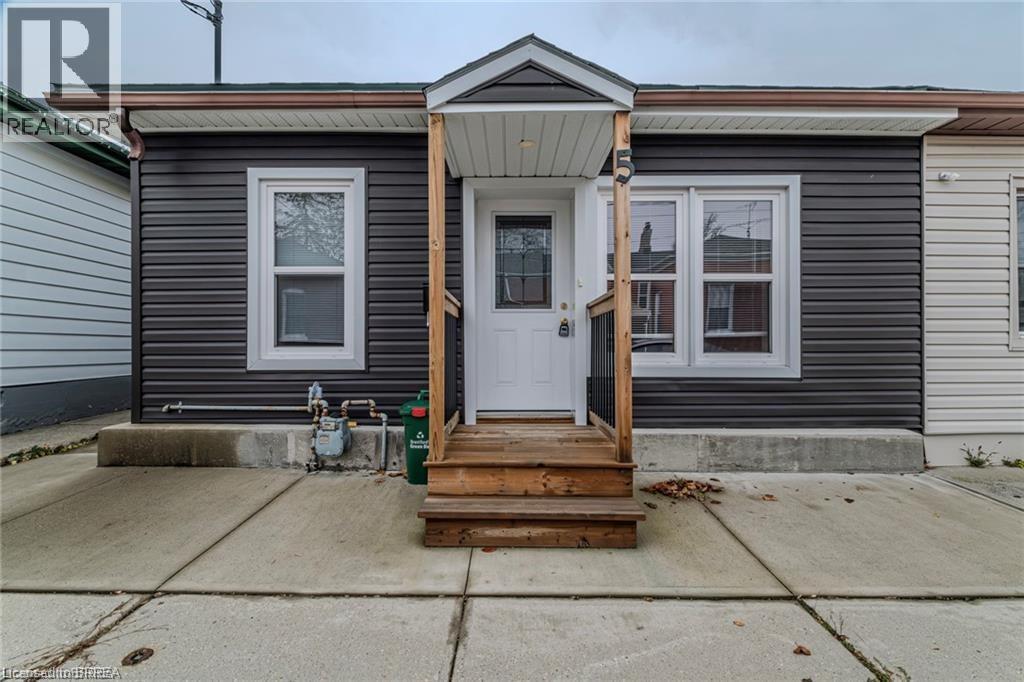 5 Halls Avenue, Brantford, Ontario  N3T 3X2 - Photo 1 - 40788515