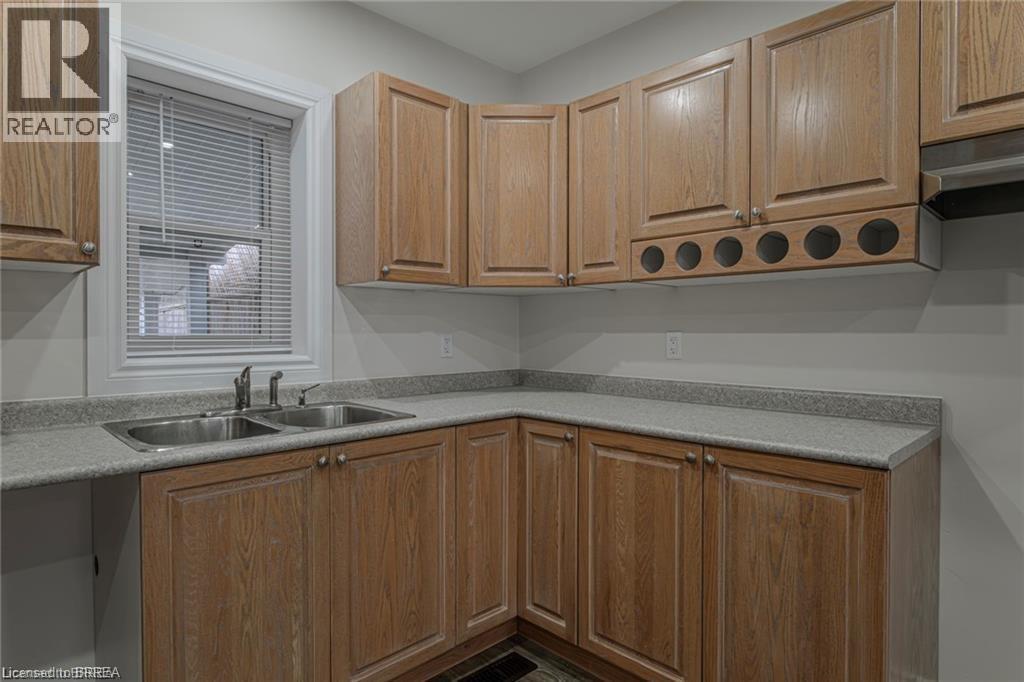 5 Halls Avenue, Brantford, Ontario  N3T 3X2 - Photo 10 - 40788515