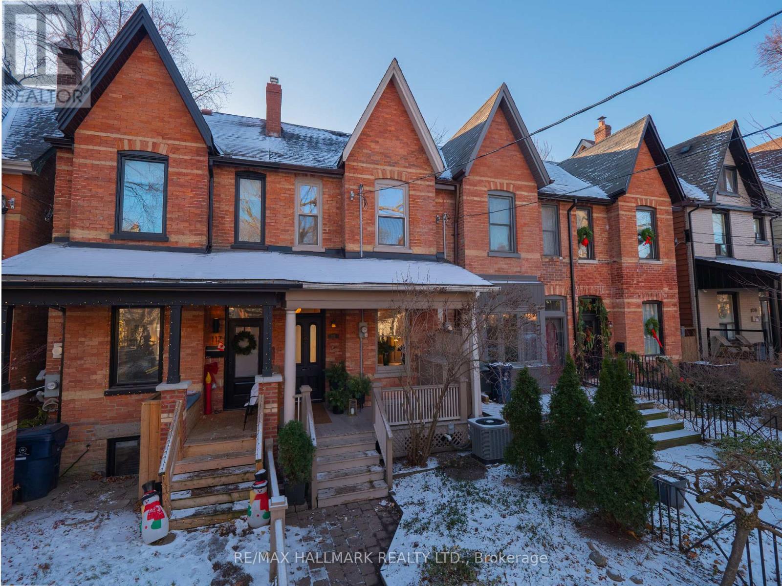 115 VICTOR AVENUE, Toronto, Ontario