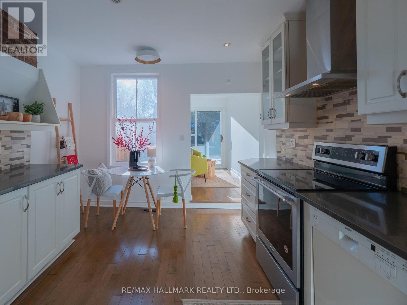 115 Victor Avenue, Toronto, Ontario  M4K 1A7 - Photo 12 - E12604236