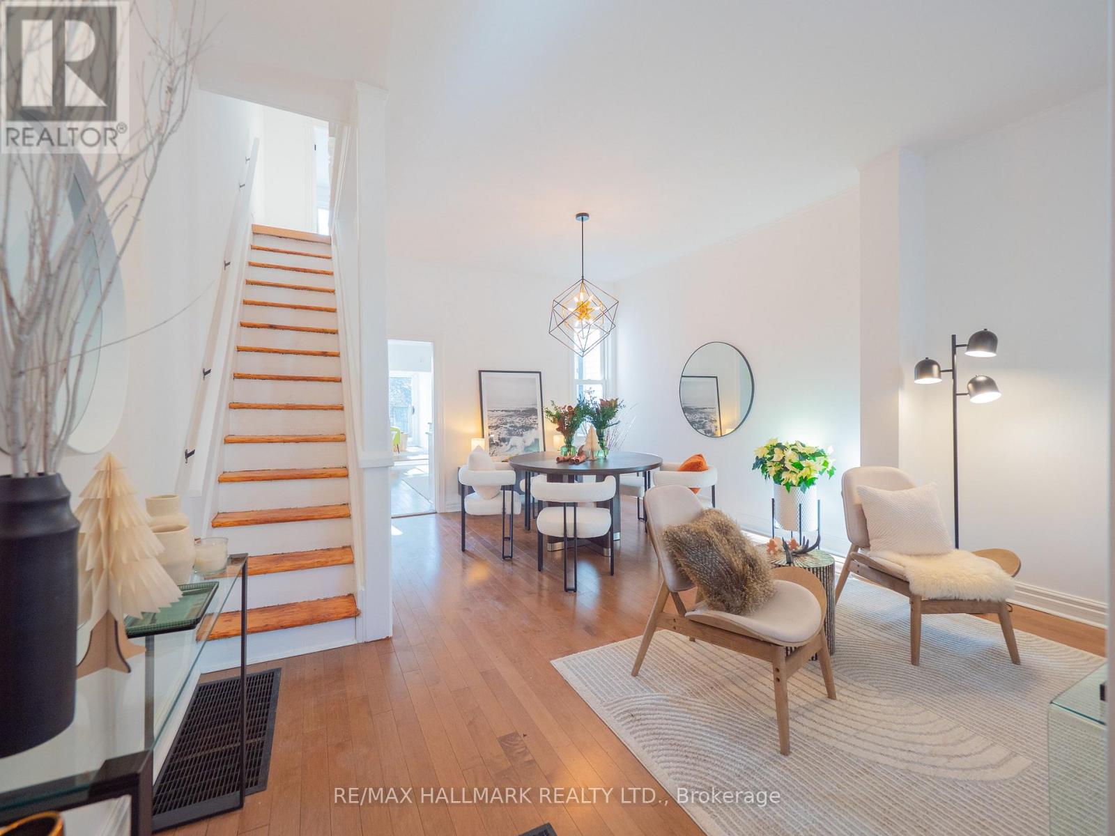 115 Victor Avenue, Toronto, Ontario  M4K 1A7 - Photo 3 - E12604236