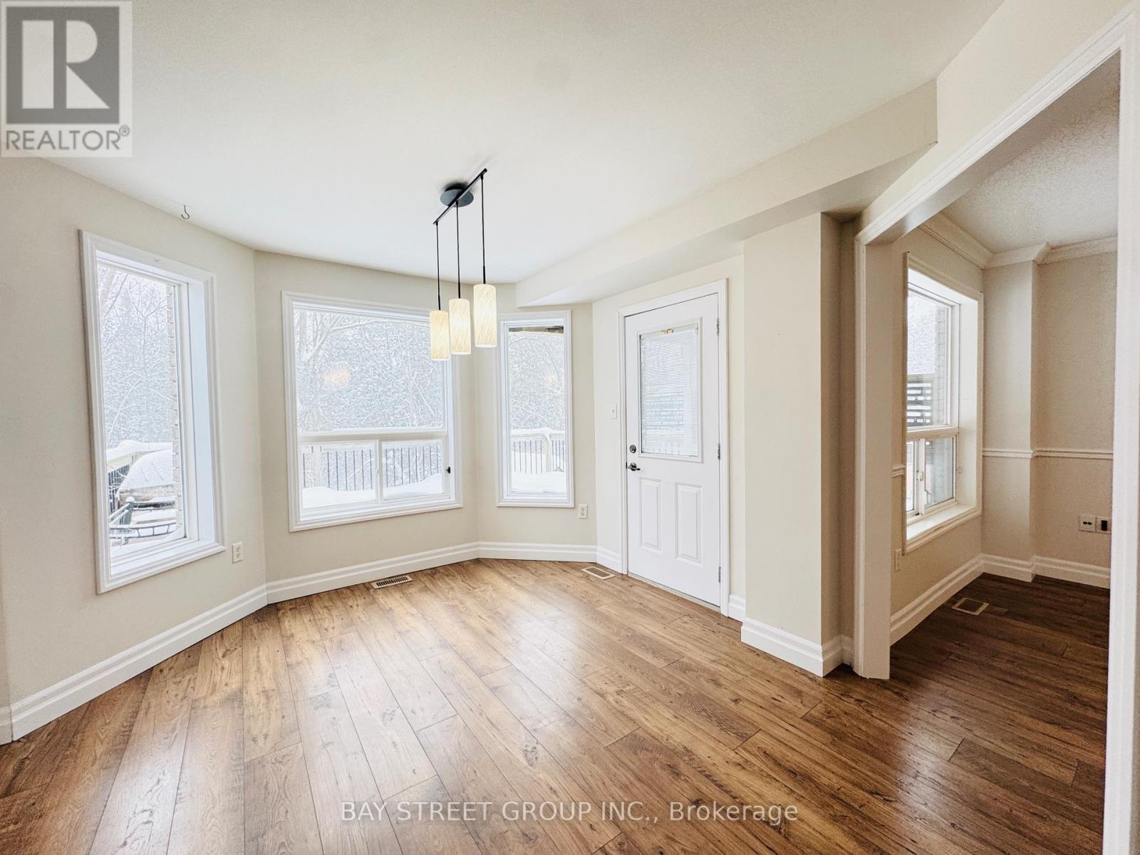 28 Shalom Way, Barrie, Ontario  L4N 5X9 - Photo 13 - S12604146