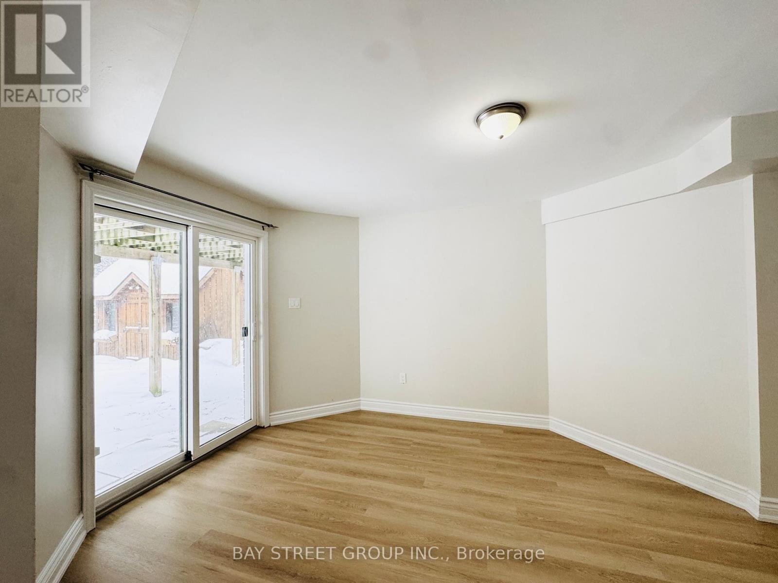 28 Shalom Way, Barrie, Ontario  L4N 5X9 - Photo 32 - S12604146