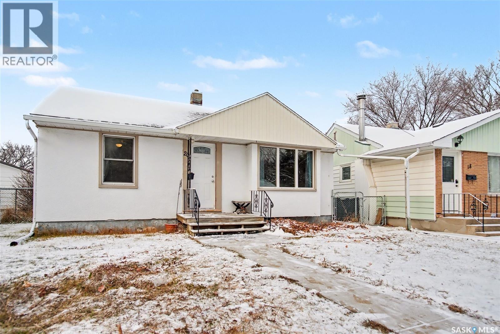 20 Elizabeth CRESCENT, Regina, Saskatchewan