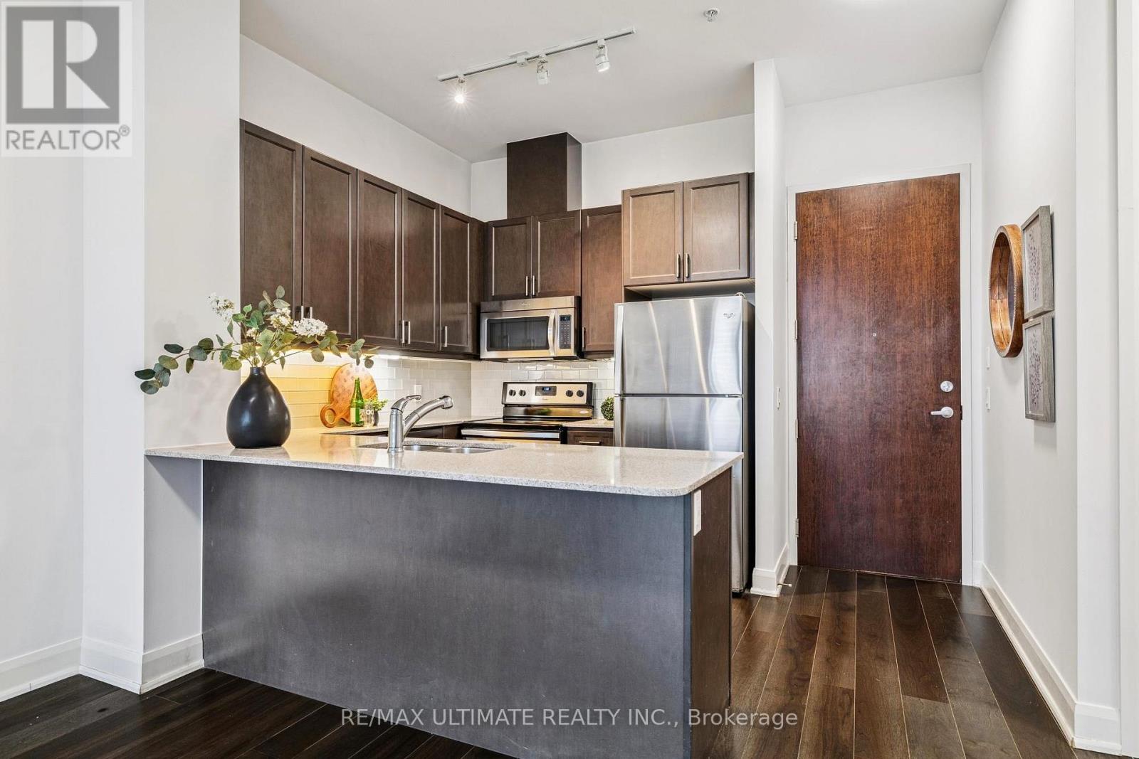 110 - 2480 Prince Michael Drive, Oakville, Ontario L6H 0H1 - Photo 10 - W12578526