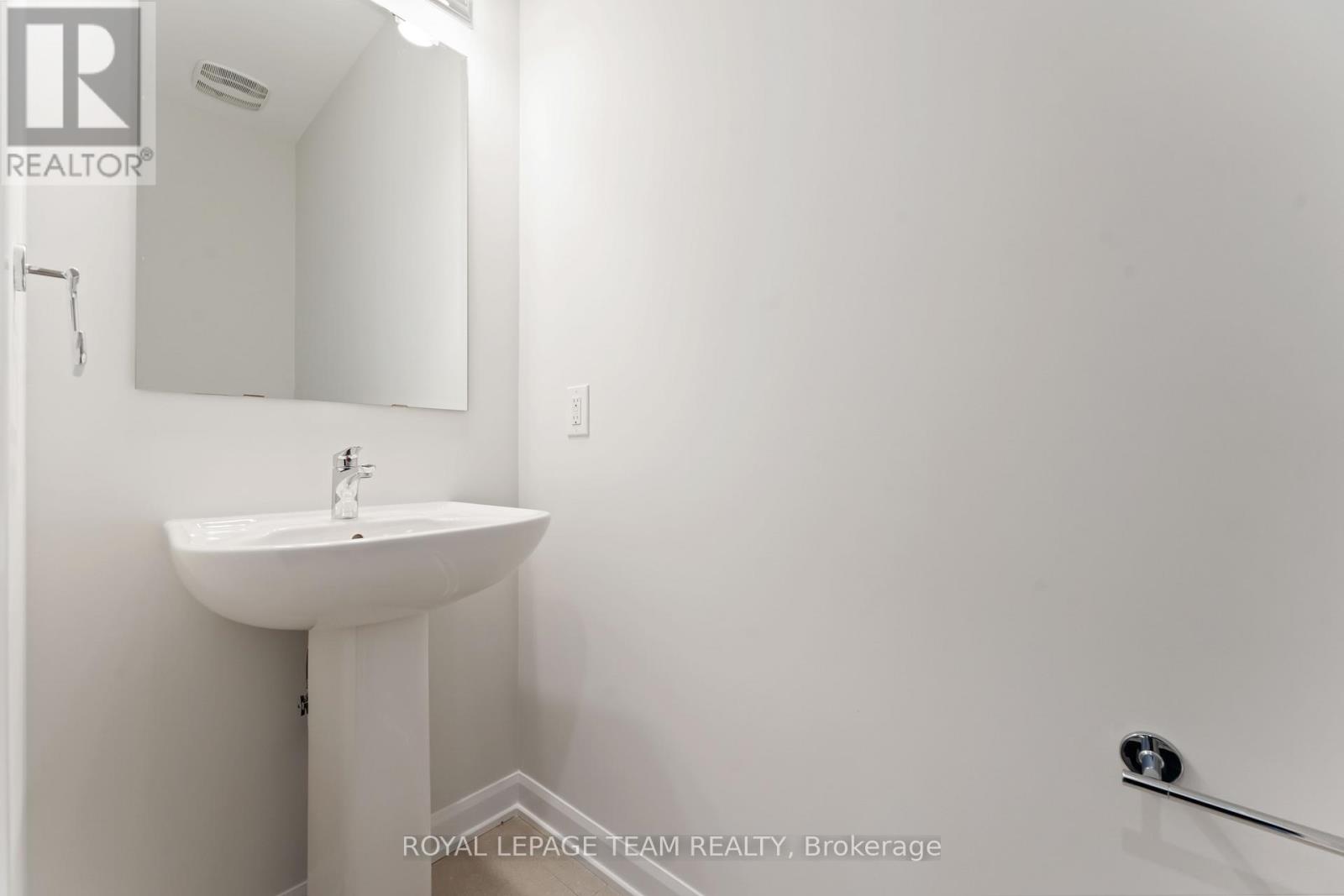 718 Jennie Trout Terrace, Ottawa, Ontario  K2W 0M5 - Photo 14 - X12148035