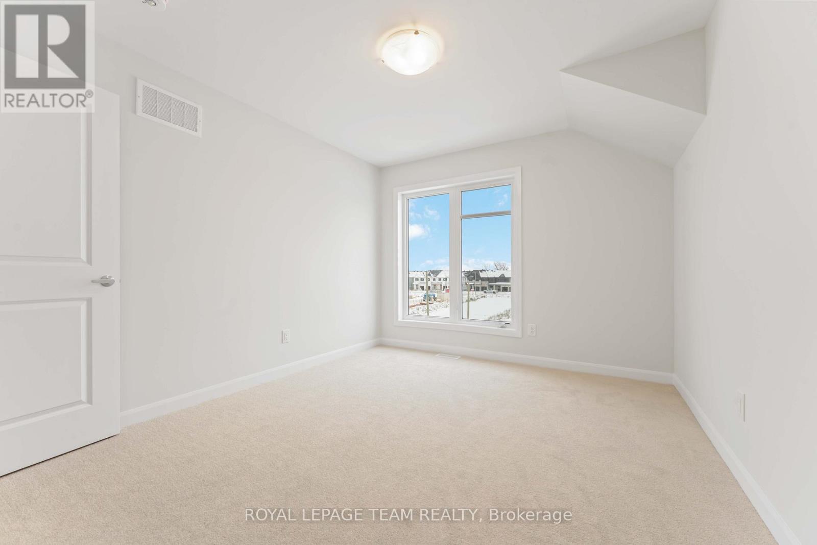 718 Jennie Trout Terrace, Ottawa, Ontario  K2W 0M5 - Photo 26 - X12148035