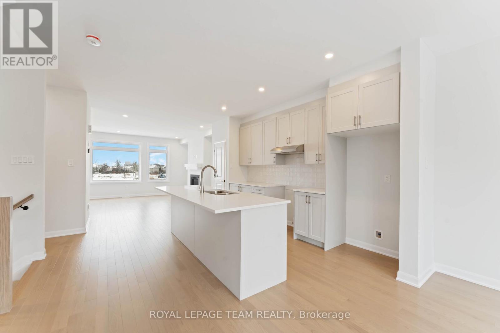 718 Jennie Trout Terrace, Ottawa, Ontario  K2W 0M5 - Photo 7 - X12148035