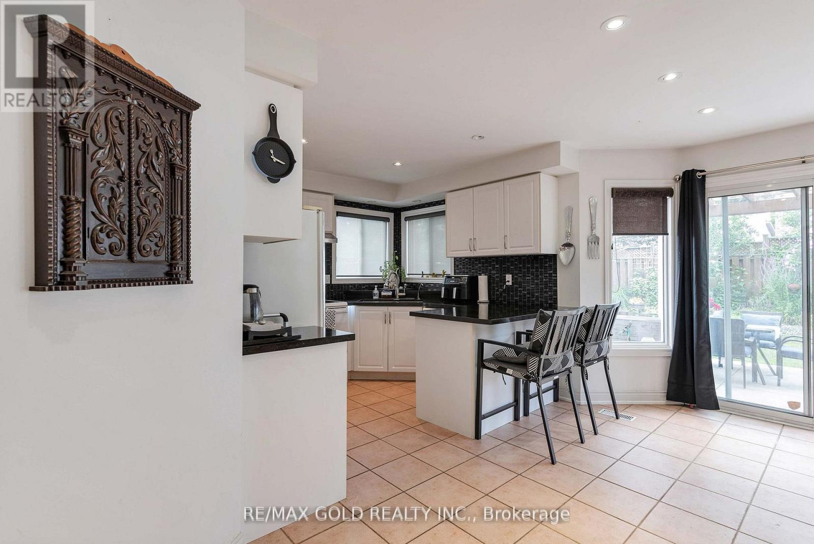 14 Country Stroll Crescent, Caledon, Ontario  L7E 2H3 - Photo 13 - W12597744