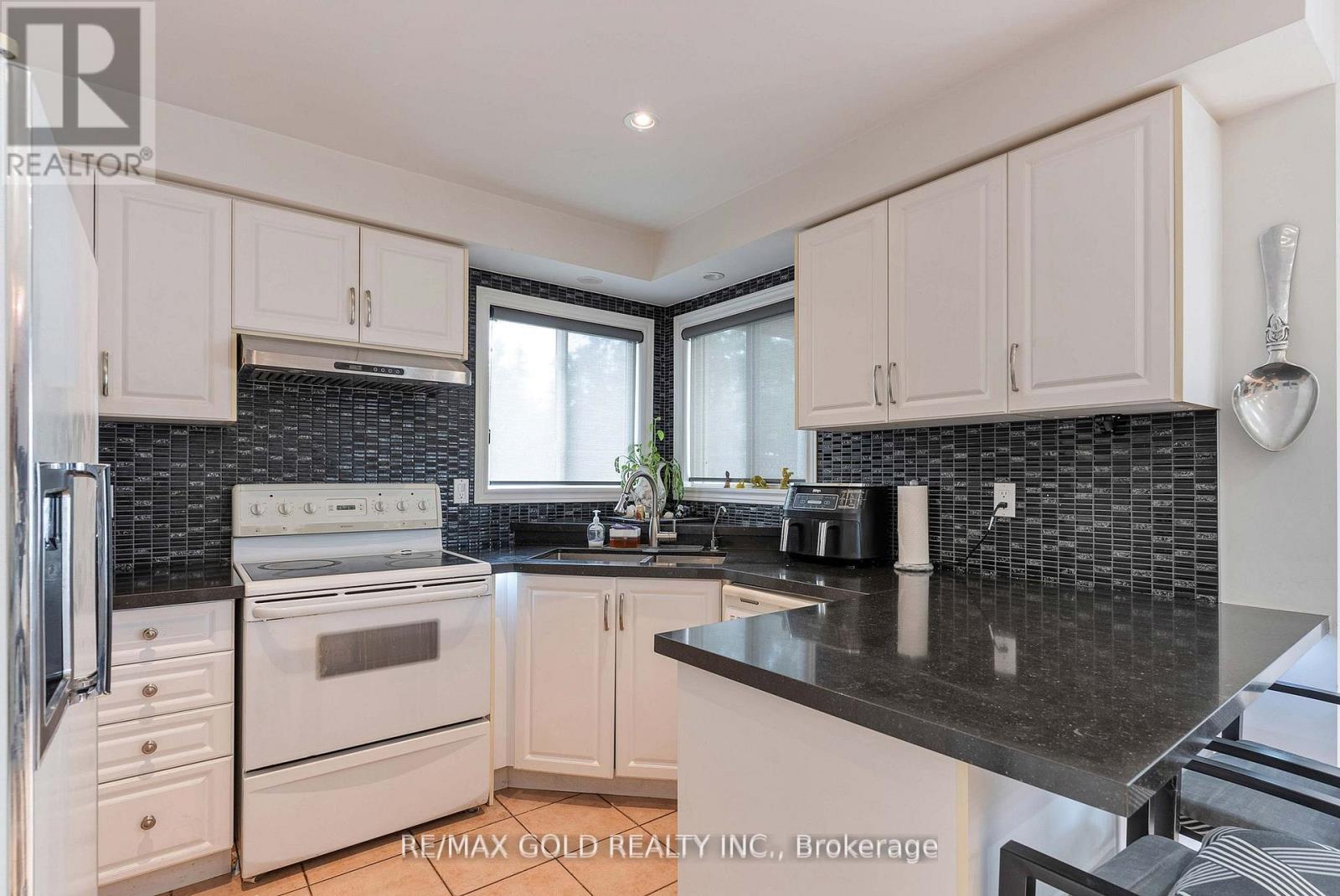 14 Country Stroll Crescent, Caledon, Ontario  L7E 2H3 - Photo 14 - W12597744