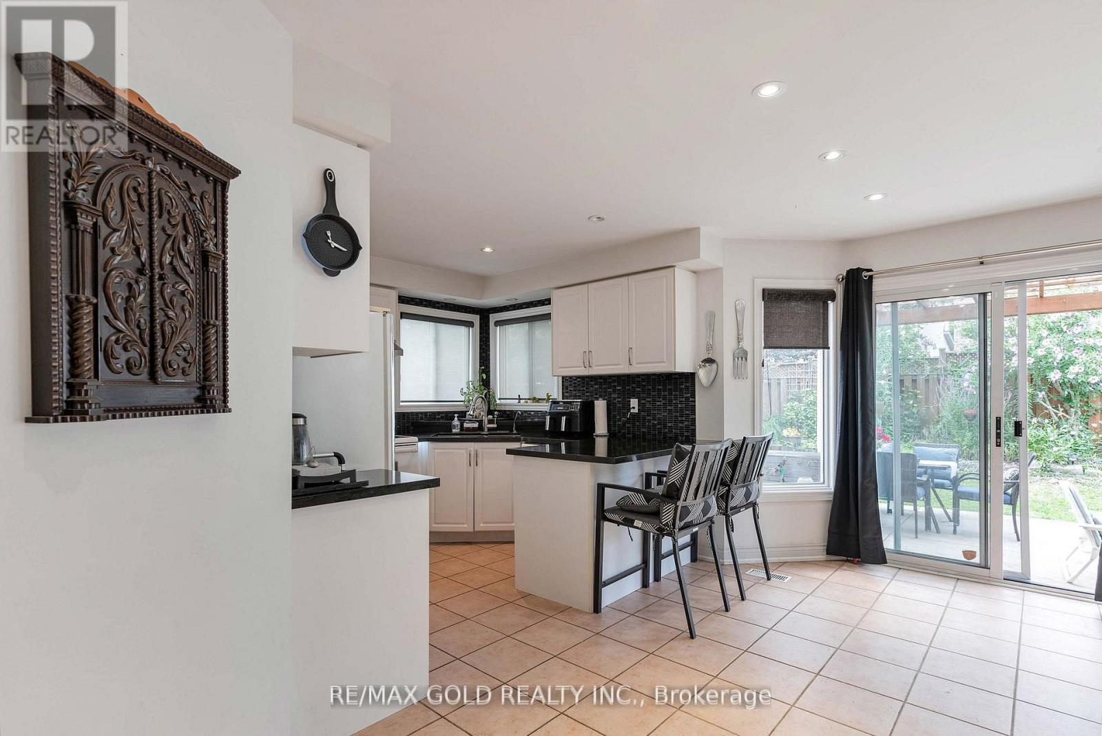 14 Country Stroll Crescent, Caledon, Ontario  L7E 2H3 - Photo 15 - W12597744