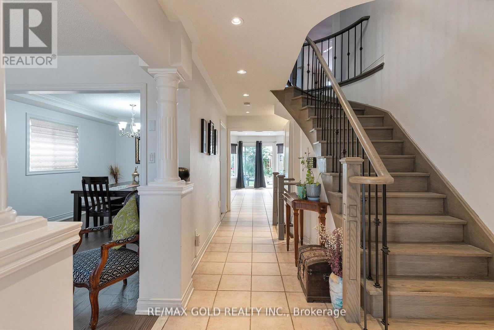 14 Country Stroll Crescent, Caledon, Ontario  L7E 2H3 - Photo 6 - W12597744