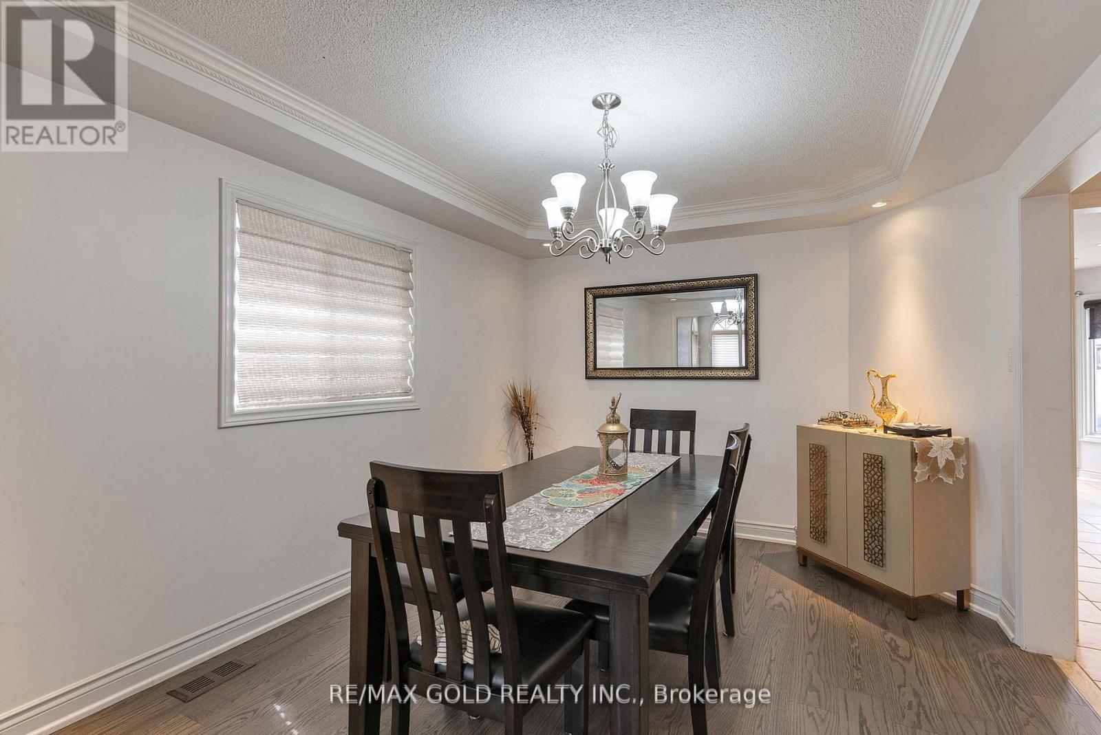 14 Country Stroll Crescent, Caledon, Ontario  L7E 2H3 - Photo 8 - W12597744