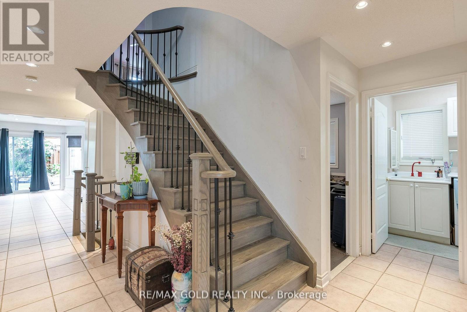 14 Country Stroll Crescent, Caledon, Ontario  L7E 2H3 - Photo 9 - W12597744