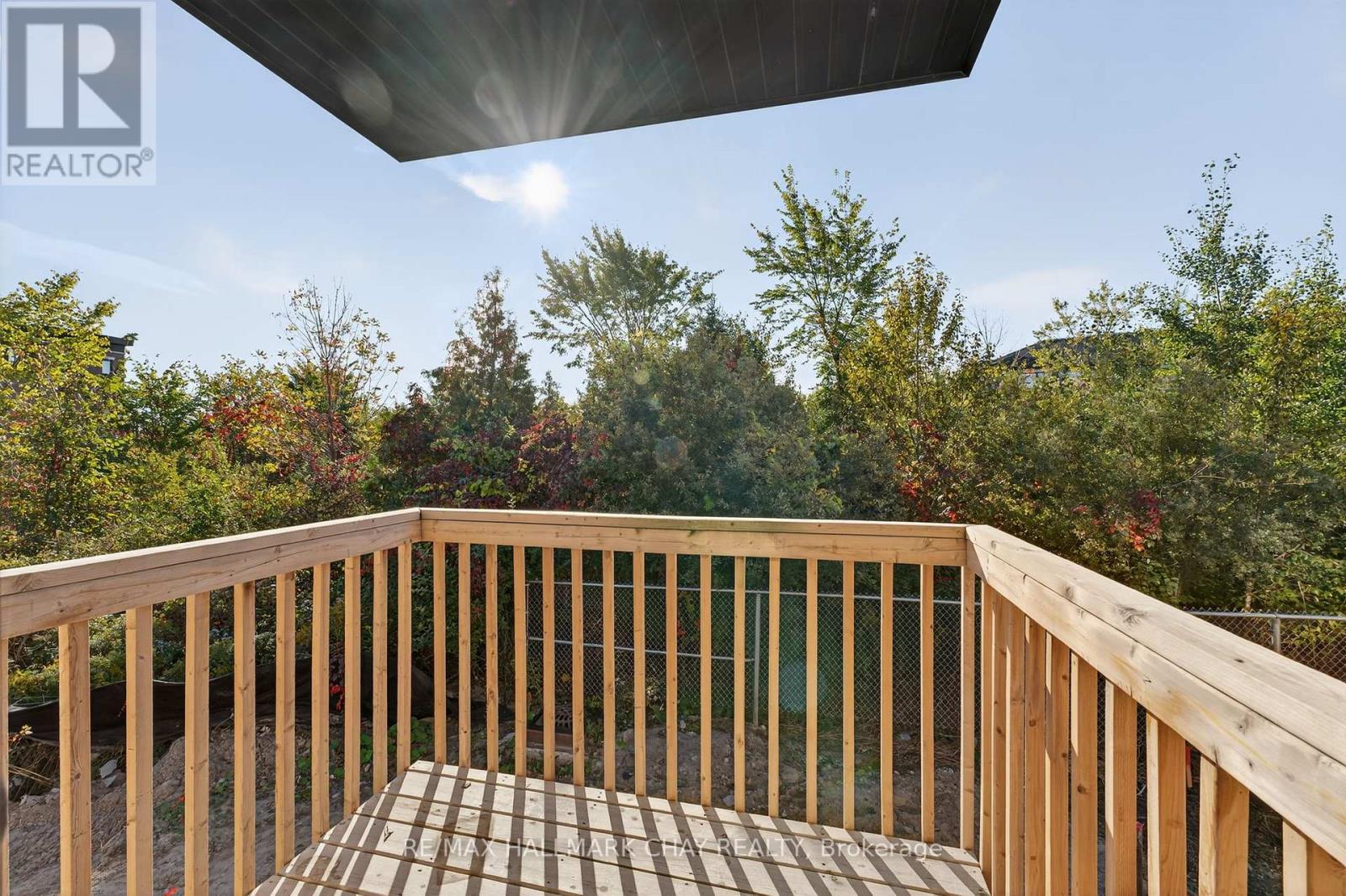 22 Blue Forest Crescent, Barrie, Ontario  L4N 0M2 - Photo 6 - S12441236