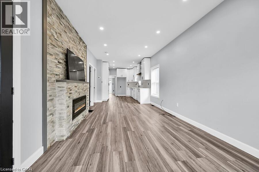 16 Webling Street, Brantford, Ontario  N3S 2S7 - Photo 4 - 40791258