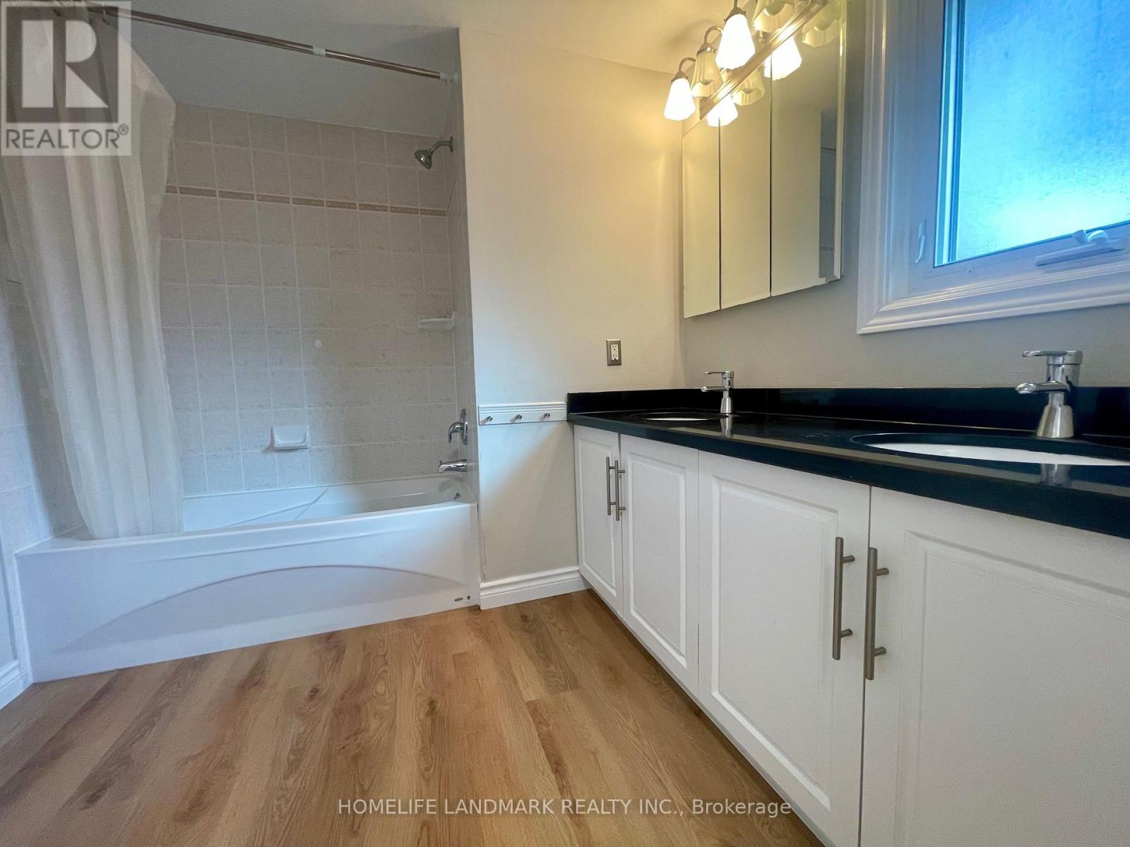 2149 Constance Drive, Oakville, Ontario  L6J 5L2 - Photo 18 - W12604186