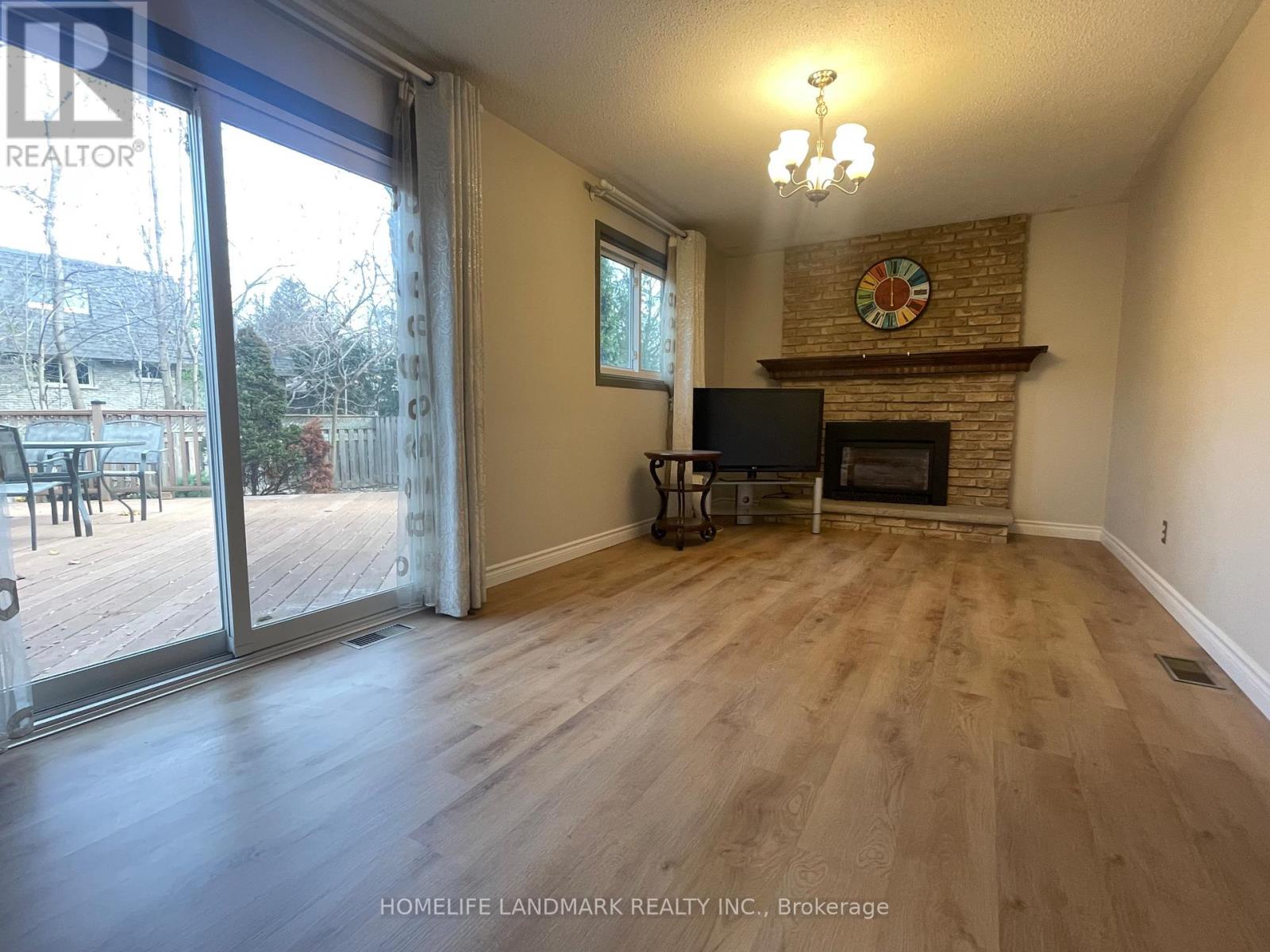 2149 Constance Drive, Oakville, Ontario  L6J 5L2 - Photo 5 - W12604186