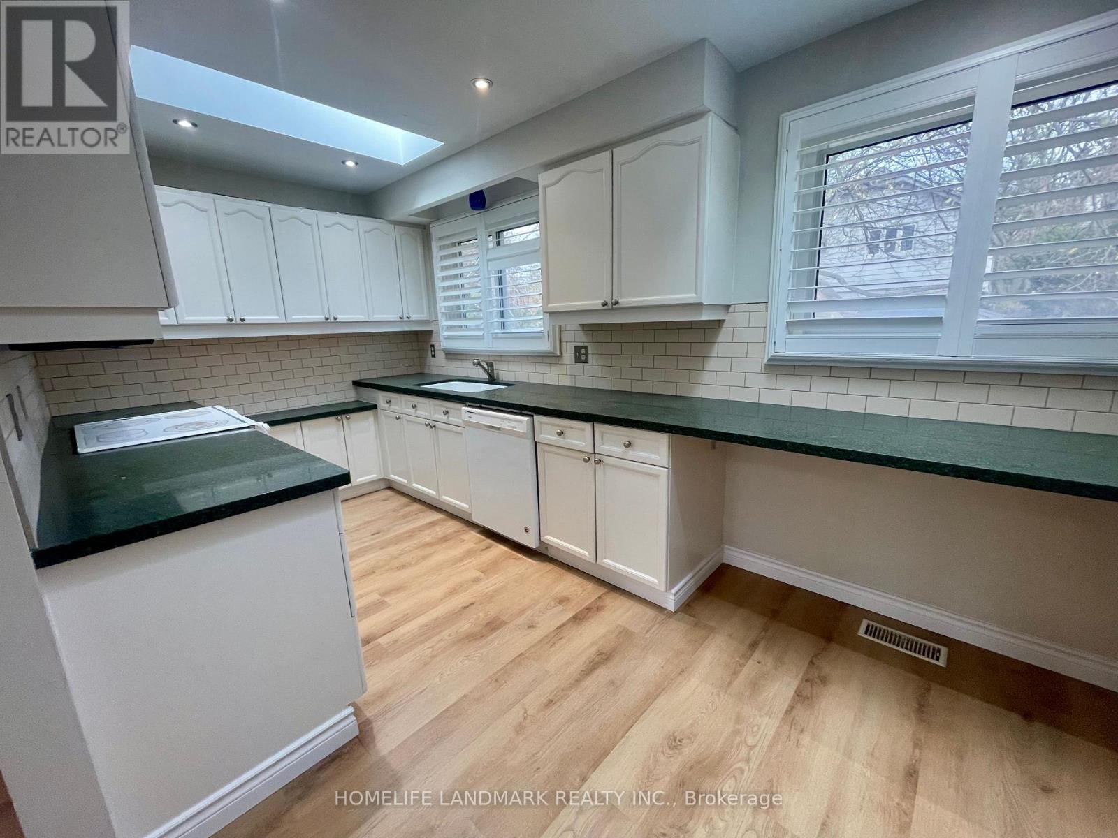 2149 Constance Drive, Oakville, Ontario  L6J 5L2 - Photo 9 - W12604186