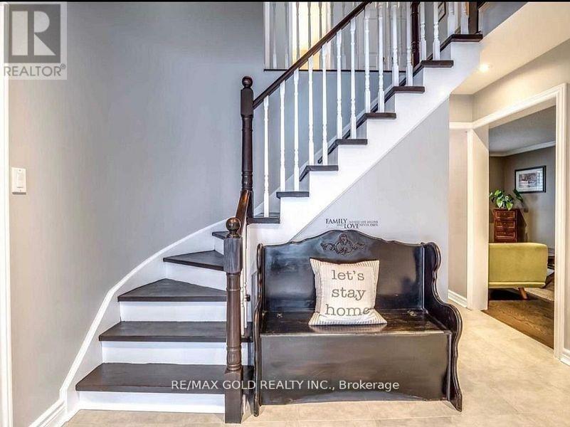 UPPER - 40 BARR CRESCENT, Brampton, Ontario