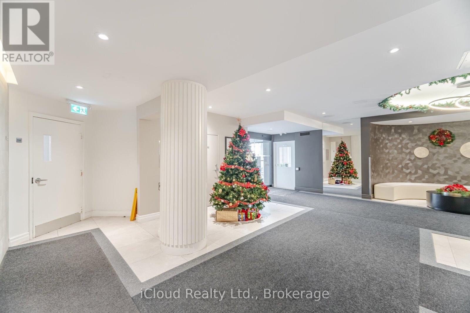 1511 - 550 Webb Drive, Mississauga, Ontario  L5B 3Y4 - Photo 5 - W12600896