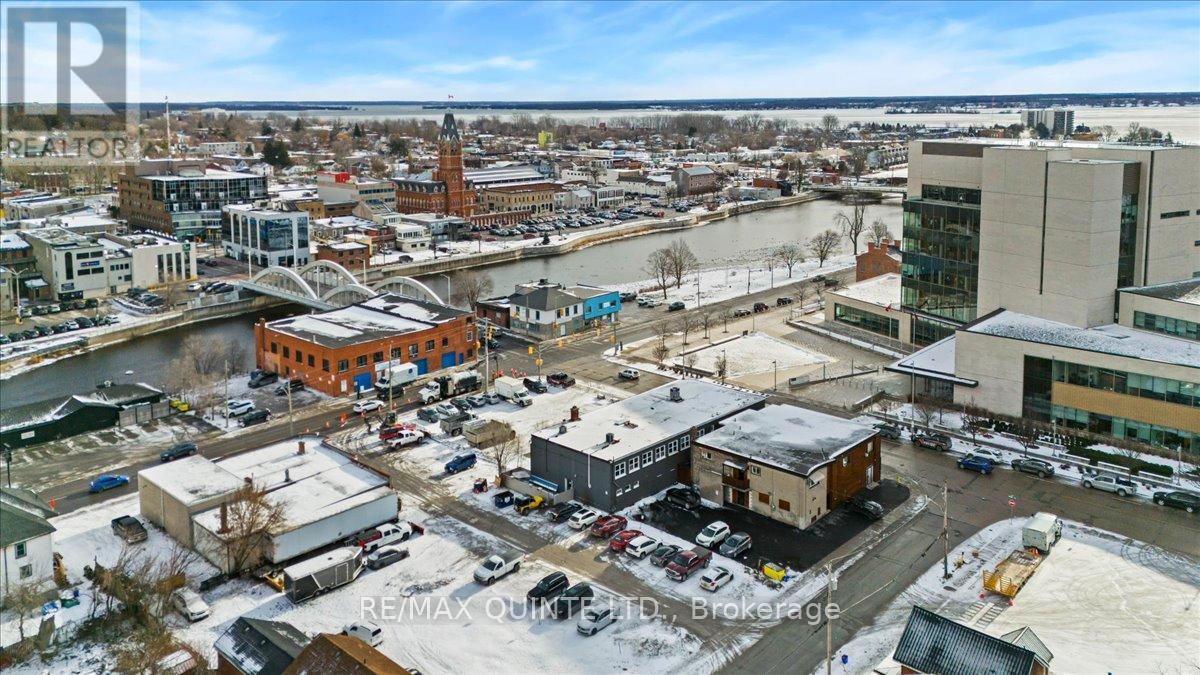 14 Bridge Street W, Belleville, Ontario K8P 1H7 - Photo 1 - X12604278