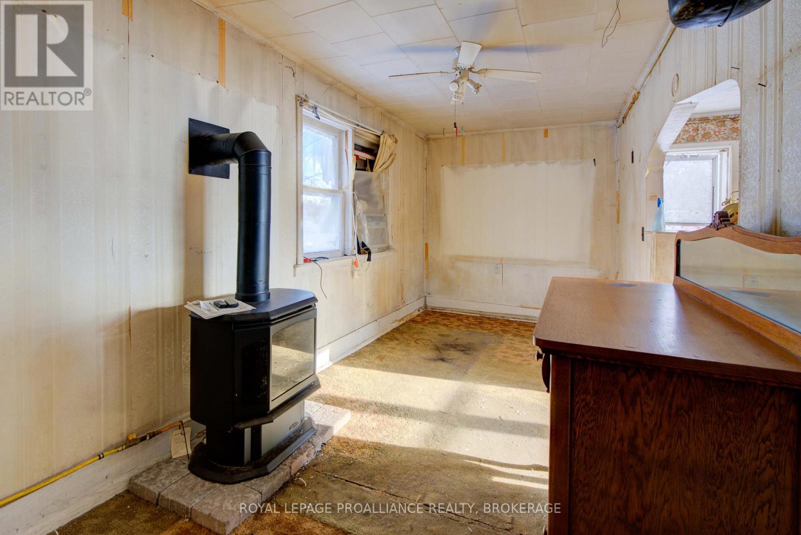 568 Ritchie Side Road, Tay Valley, Ontario  K0G 1X0 - Photo 15 - X12604462