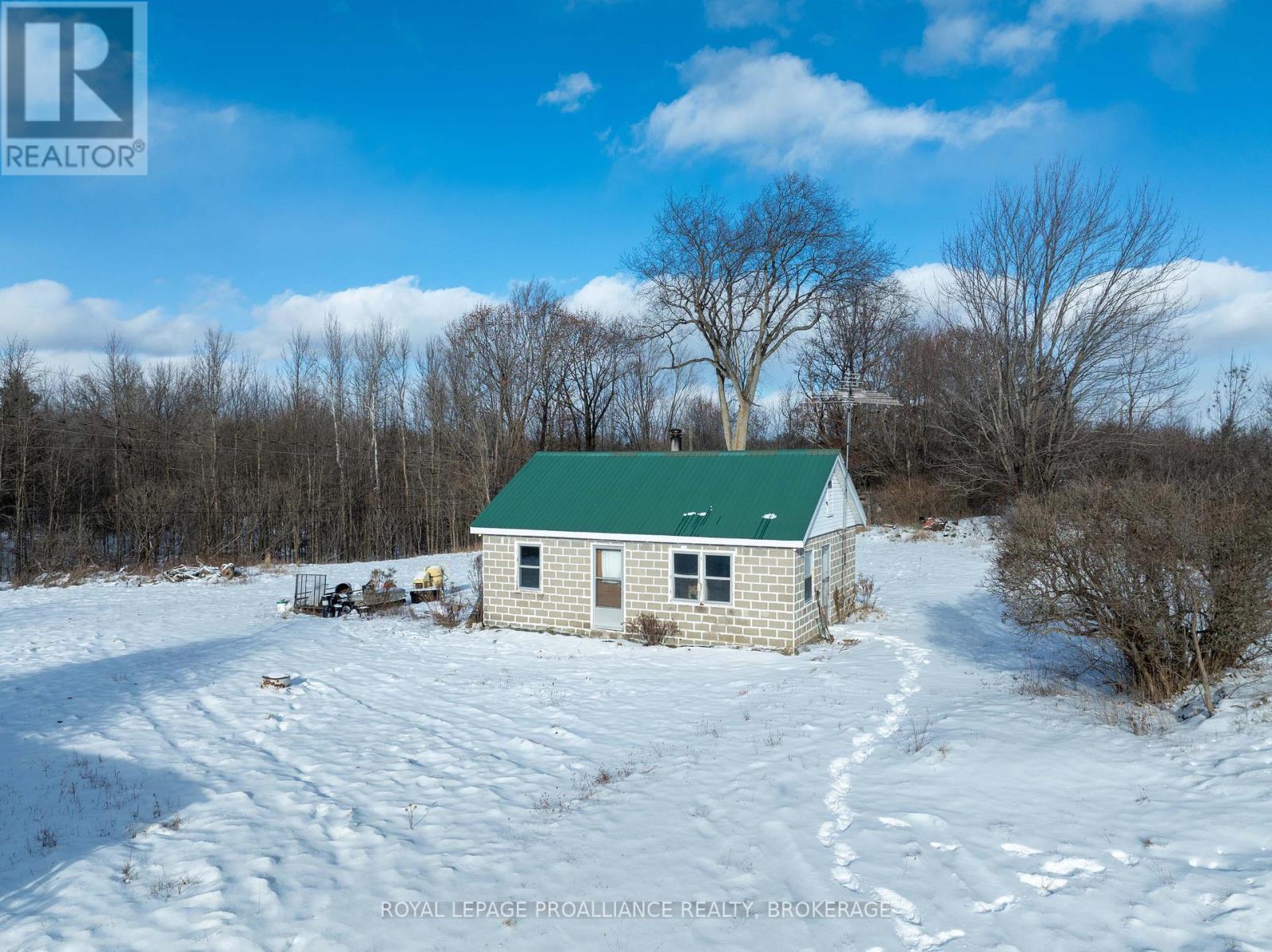 568 Ritchie Side Road, Tay Valley, Ontario  K0G 1X0 - Photo 2 - X12604462