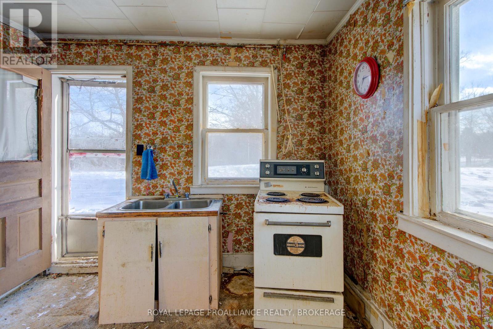 568 Ritchie Side Road, Tay Valley, Ontario  K0G 1X0 - Photo 20 - X12604462