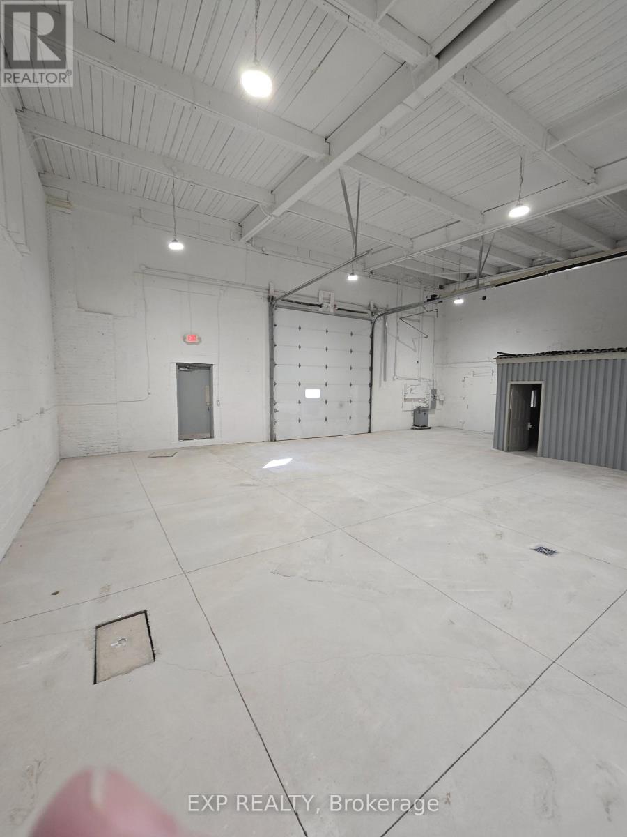 143 Borden Avenue, Central Elgin, Ontario  N0L 1B0 - Photo 2 - X12604468