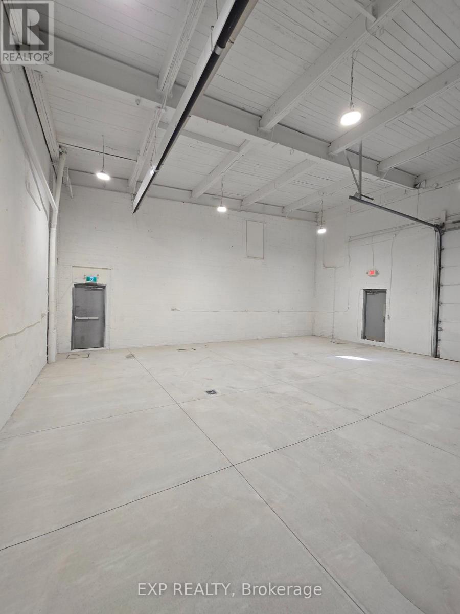 143 Borden Avenue, Central Elgin, Ontario  N0L 1B0 - Photo 3 - X12604468