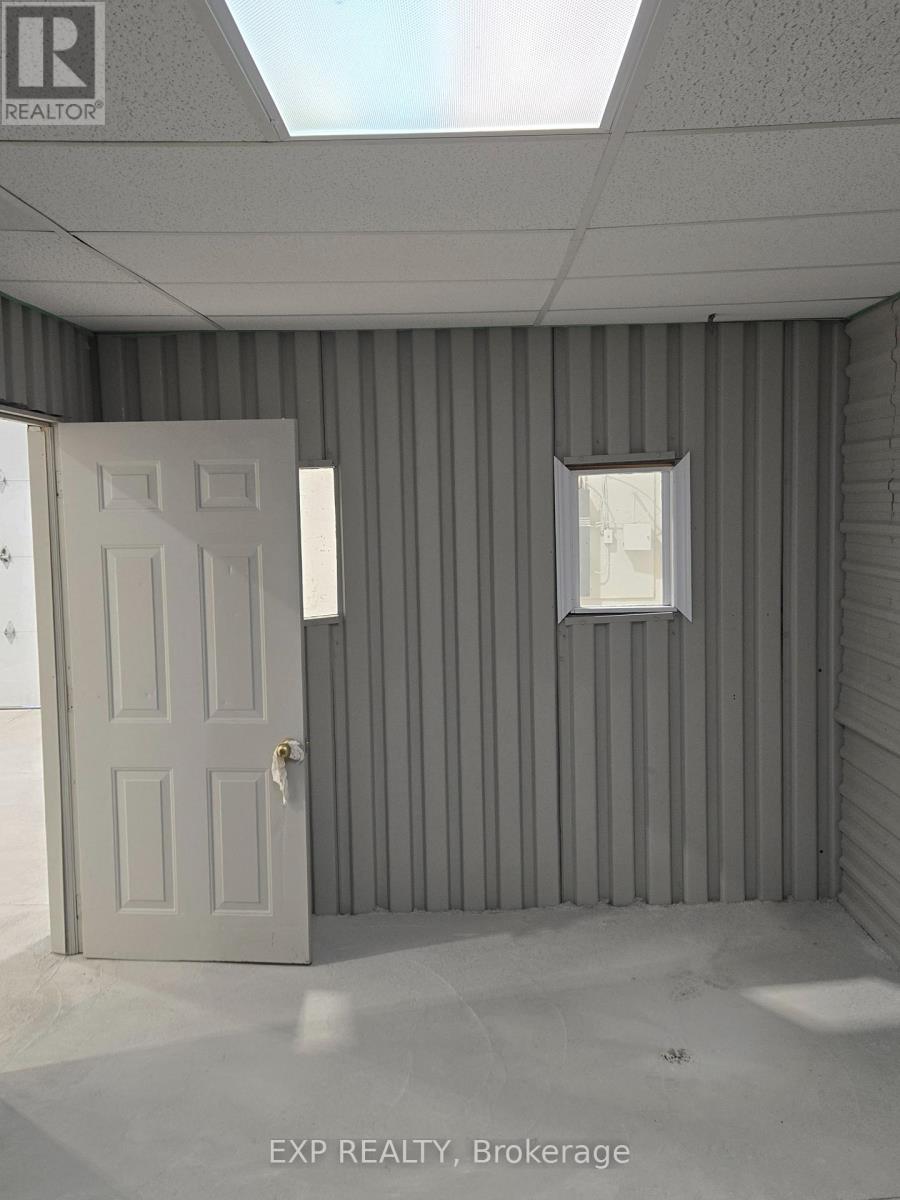 143 Borden Avenue, Central Elgin, Ontario  N0L 1B0 - Photo 7 - X12604468