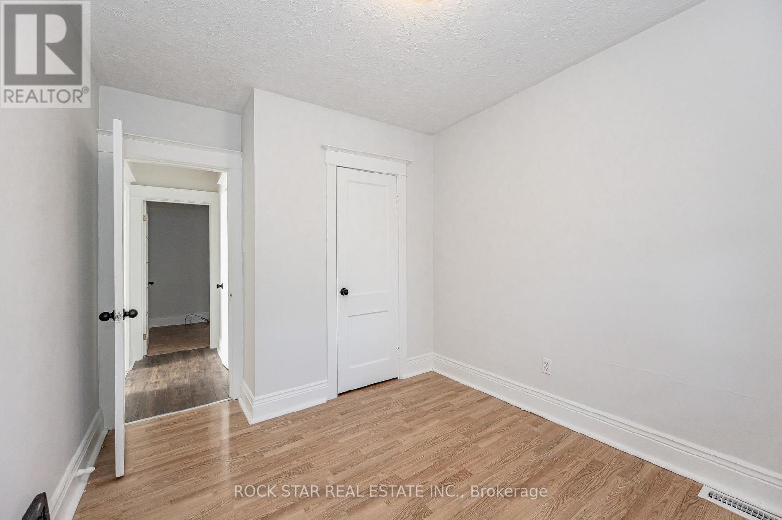 257 Tragina Avenue N, Hamilton, Ontario  L8H 5C9 - Photo 11 - X12604174