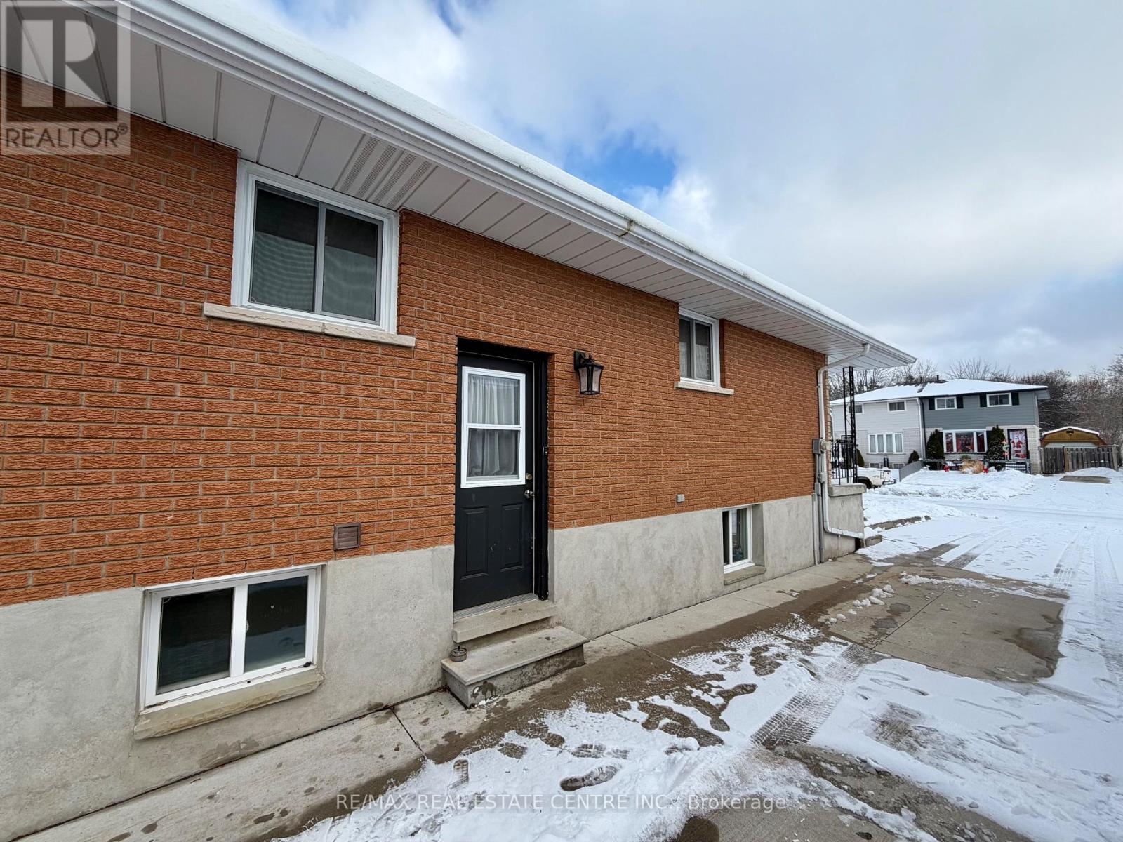 66 Chalmers Street S, Cambridge, Ontario  N1R 6A6 - Photo 4 - X12604188