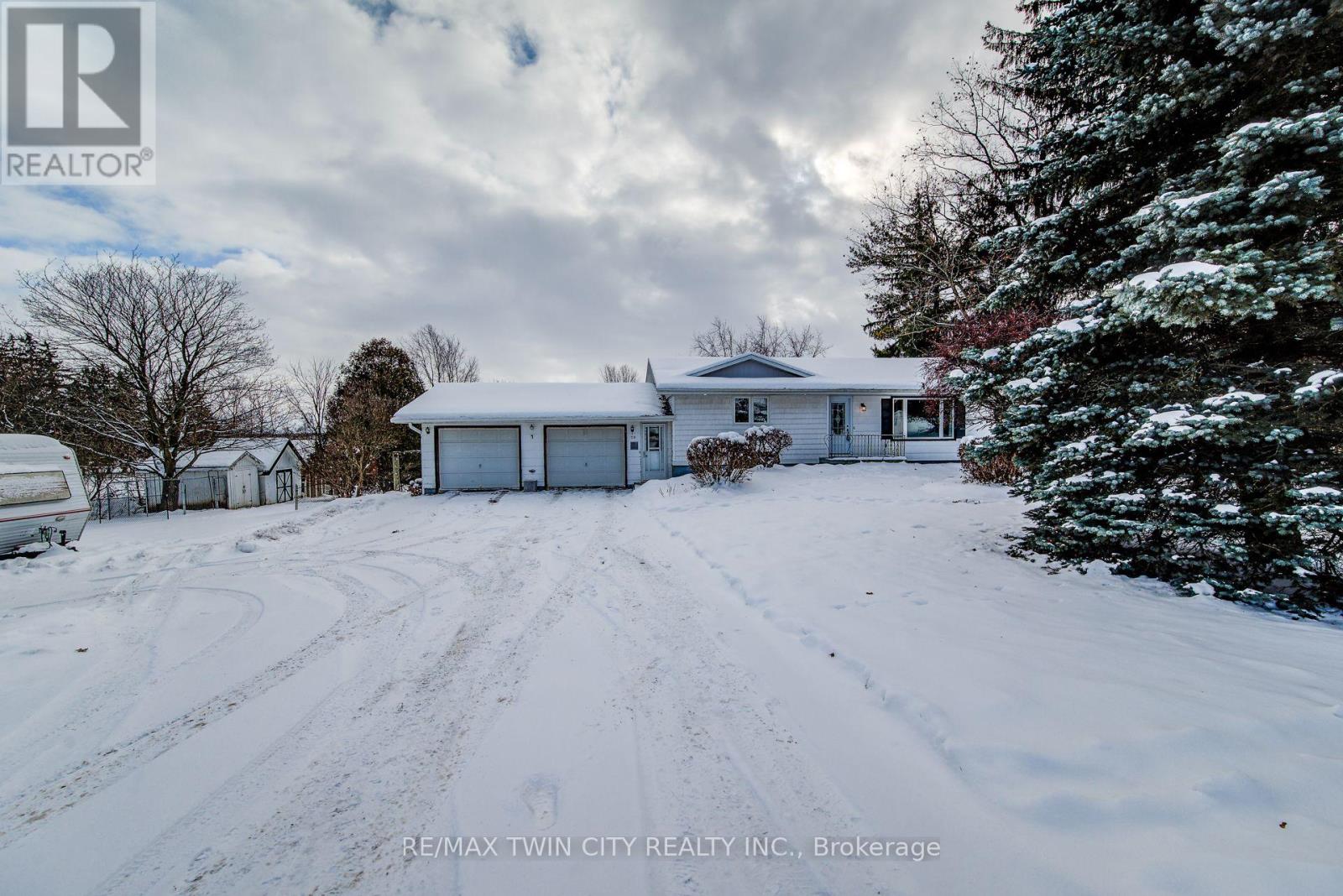 59 Washington Street E, Blandford-Blenheim, Ontario  N0J 1B0 - Photo 2 - X12604202